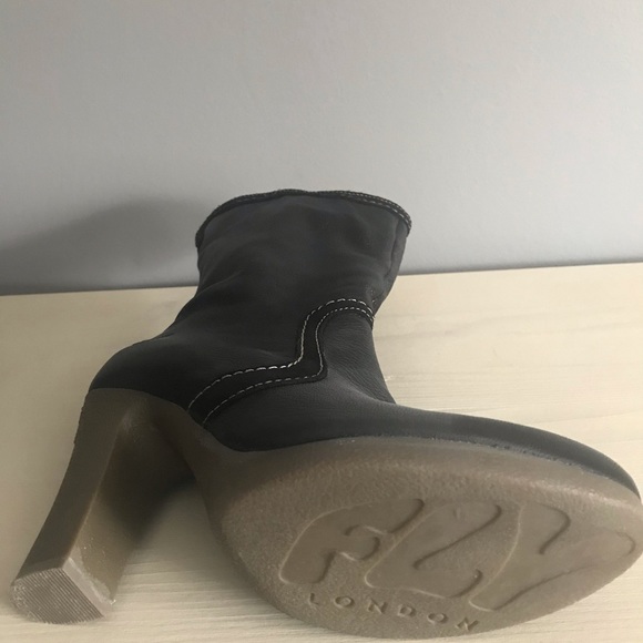 Fly London super soft and stylish boots black sz 9 - Picture 4 of 5